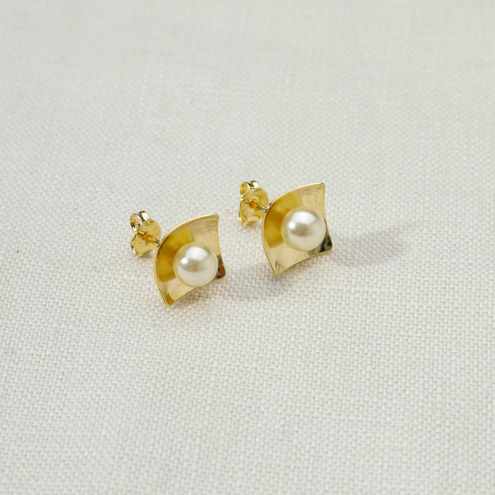 18k Gold Filled Pearl Stud Earrings In A Square Plate GoldFi