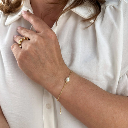 18k Gold Filled Solitaire Baroque Pearl Bracelet GoldFi