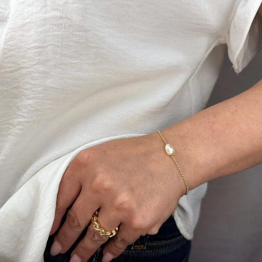 18k Gold Filled Solitaire Baroque Pearl Bracelet GoldFi