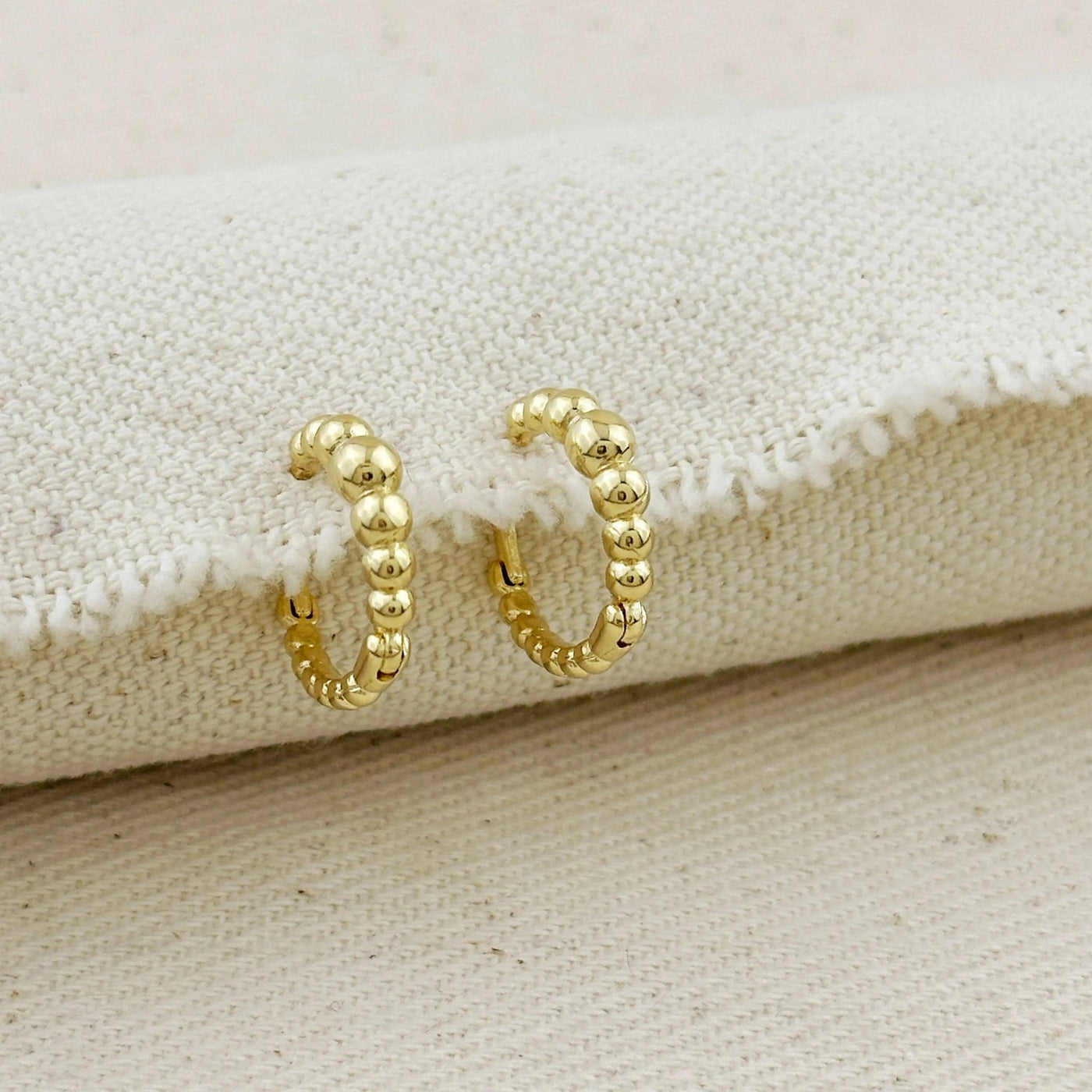 18k Gold Filled 15mm Gradient Beaded Clicker Hoop Earrings - Beloved Boutique