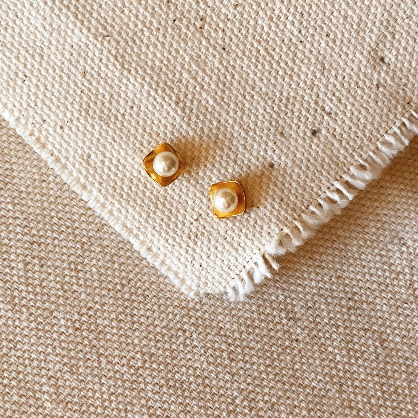 18k Gold Filled 4mm Simulated Pearl Stud - Beloved Boutique