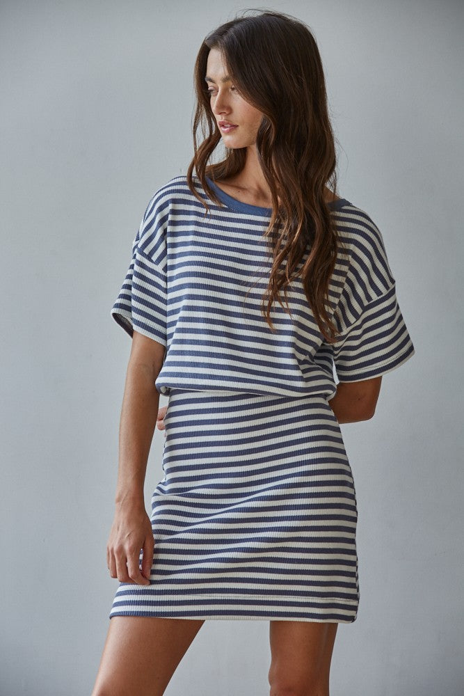 blue and white striped mini dress Hamptons L The collared neckline Anderson Blue Stripe Strapless Mini