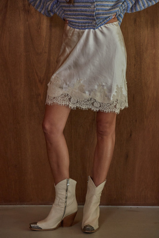 Maisy Lace Mini Skirt