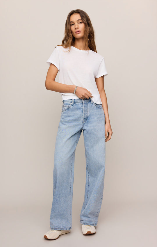 Tourist Tee - Beloved Boutique 