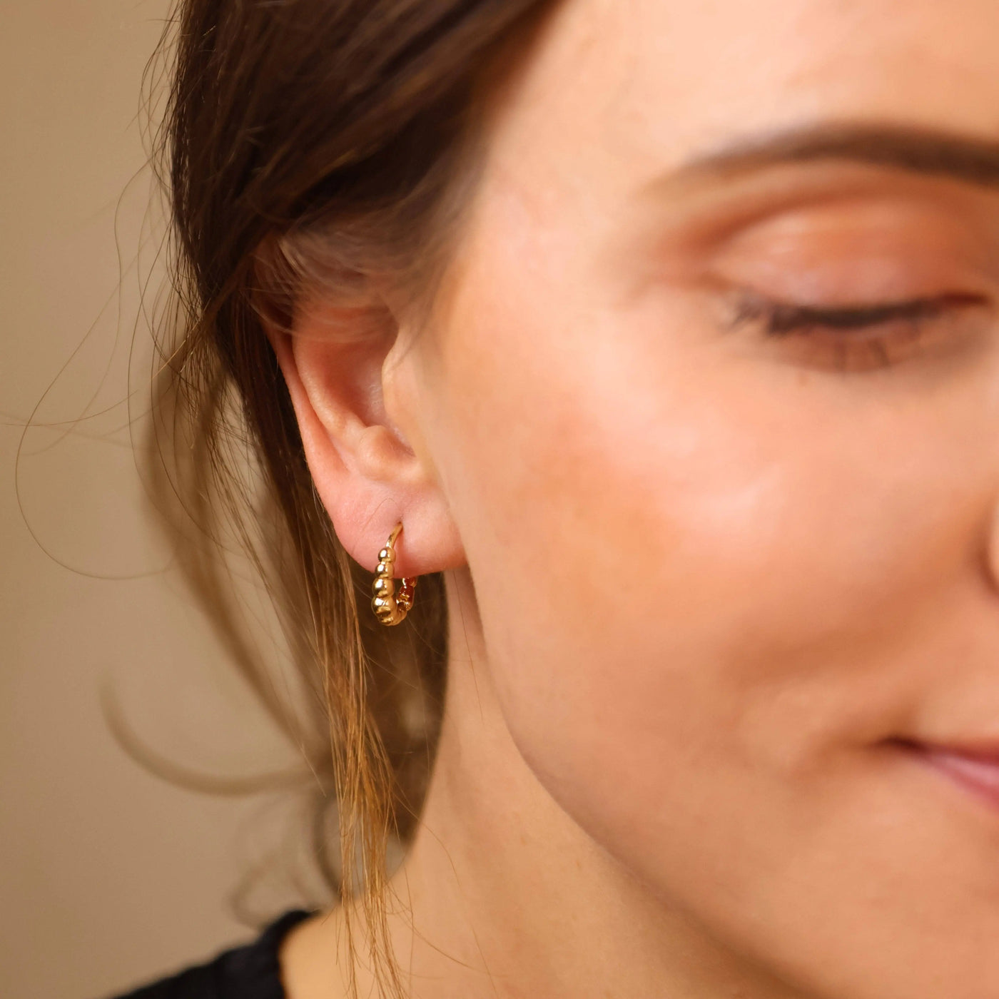18k Gold Filled 15mm Gradient Beaded Clicker Hoop Earrings GoldFi