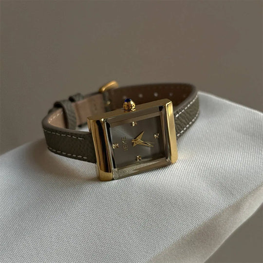 Minimalist Small Dial Leather Strap Quartz Watch DP25F749 Dipped Shop