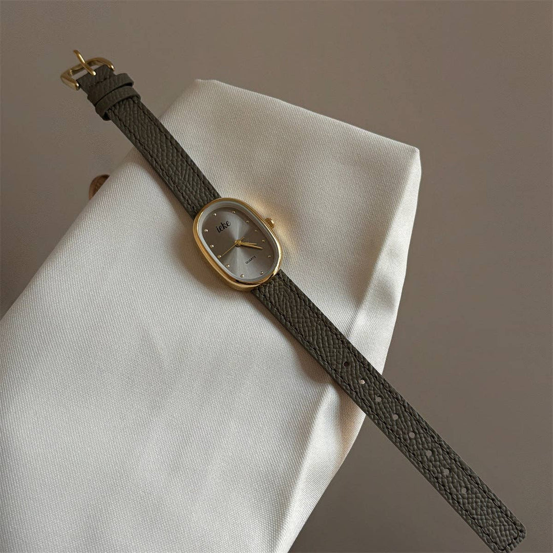 Minimalist Small Dial Leather Strap Quartz Watch DP25F749 Dipped Shop