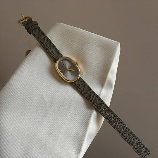 Minimalist Small Dial Leather Strap Quartz Watch DP25F749 Dipped Shop