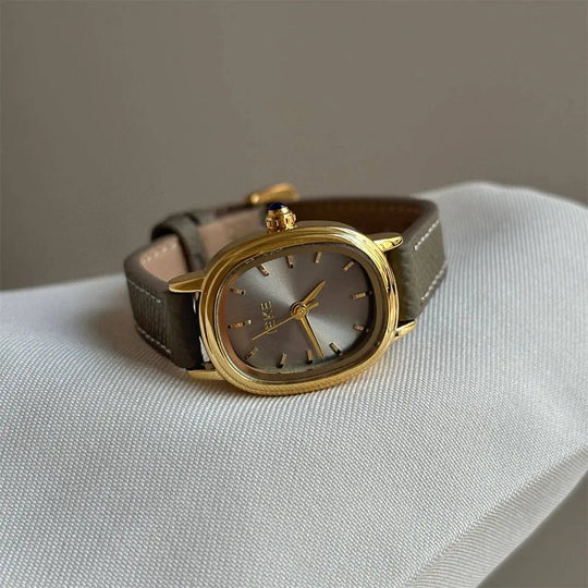 Minimalist Small Dial Leather Strap Quartz Watch DP25F749 Dipped Shop