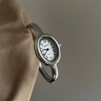 Trendy Oval Dial Gold Quartz Wrist Watch