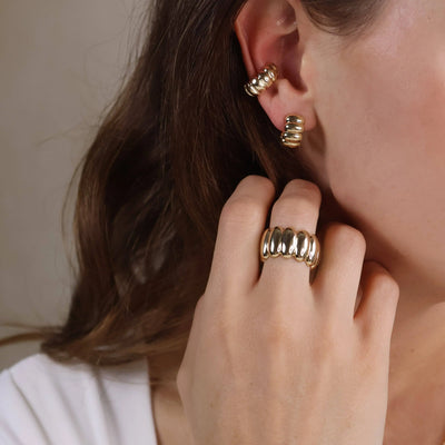 18k Gold Filled Scalloped C-Hoop Earrings GoldFi