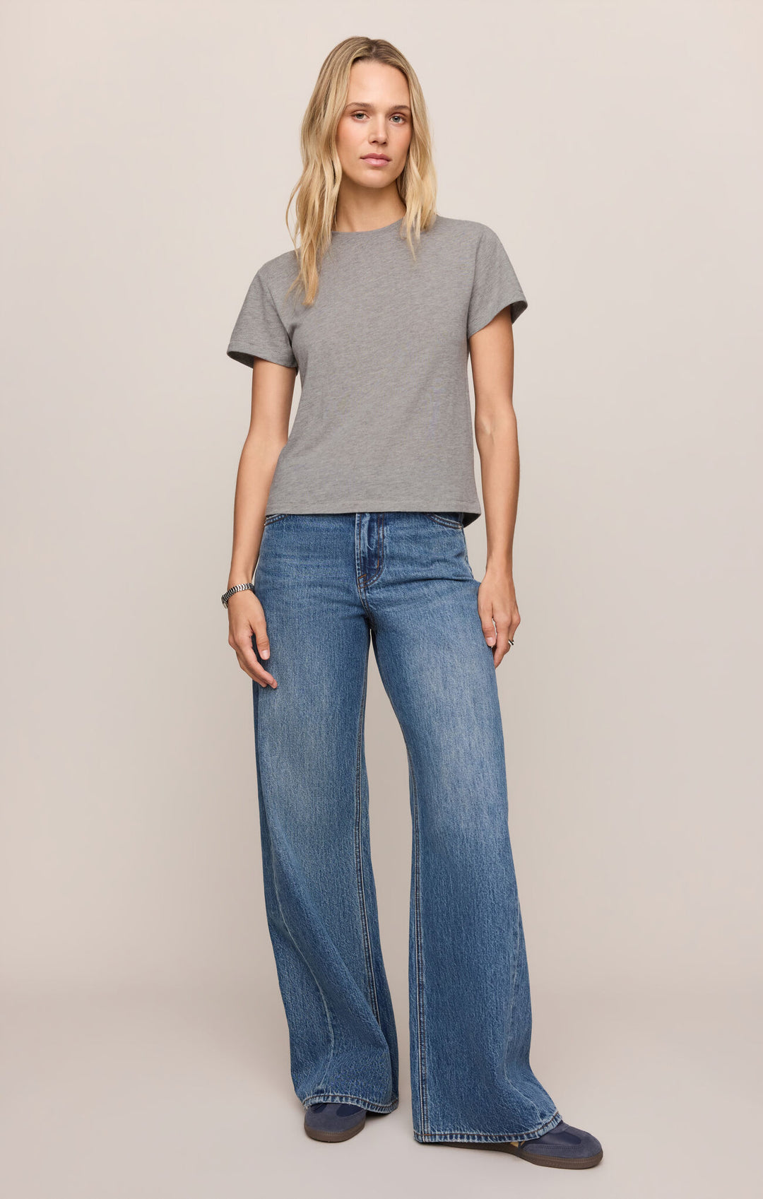 Tourist Tee - Beloved Boutique 